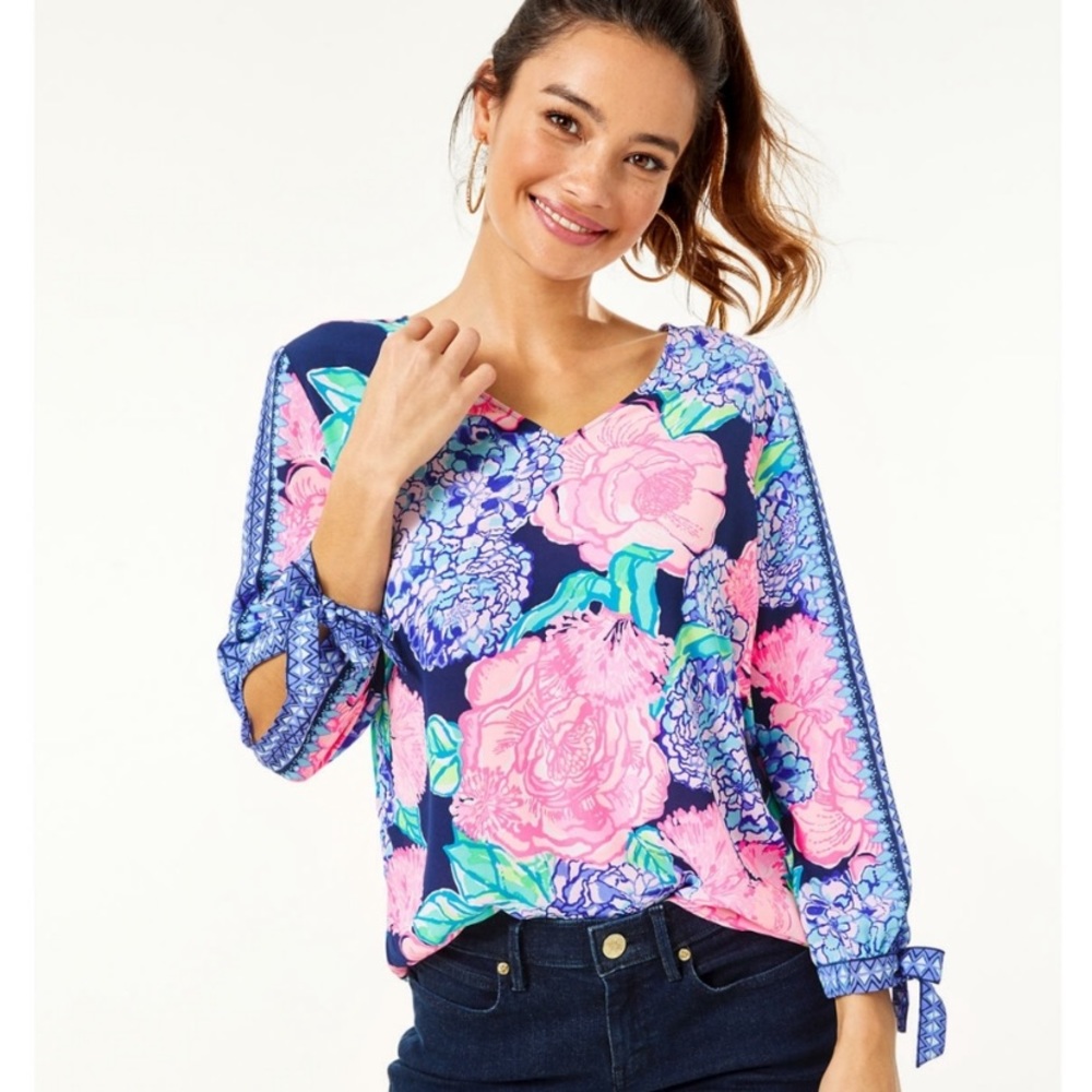 Lilly Pulitzer Pamela Top in High Tide Navy Hey Hey Bouquet